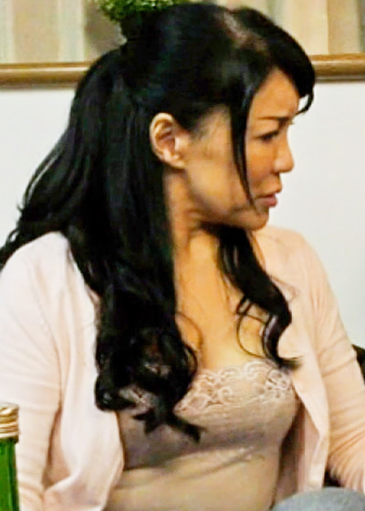 長男が痴女に！？想像して興奮する完熟お母さんが情欲の果ての変態痴女セックスにハマる！