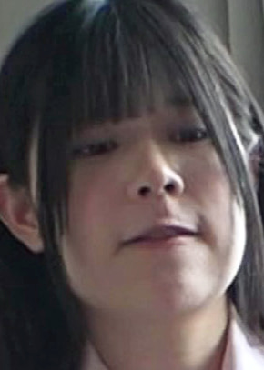 おとなしい女〇〇生が顔をゆがめる強引セックス